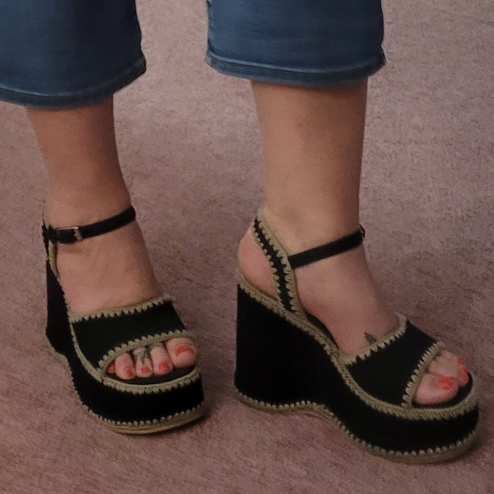 Soul Out Wedge Black & Tan sz 7 1/2
